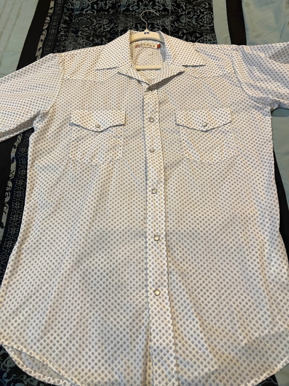 Roper White Short-Sleeve Button-Down Shirt with Navy Geo Print